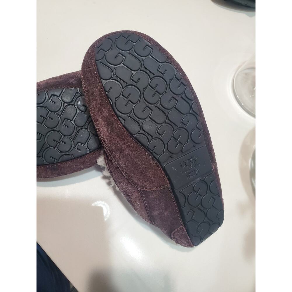 UGG Kids Slippers Size 2 - Picture 4 of 5